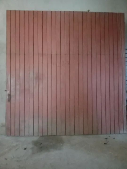 Portão de de ferro galvanizado com chapa de aço com 2,85 m de altura por 2,76 m de largura