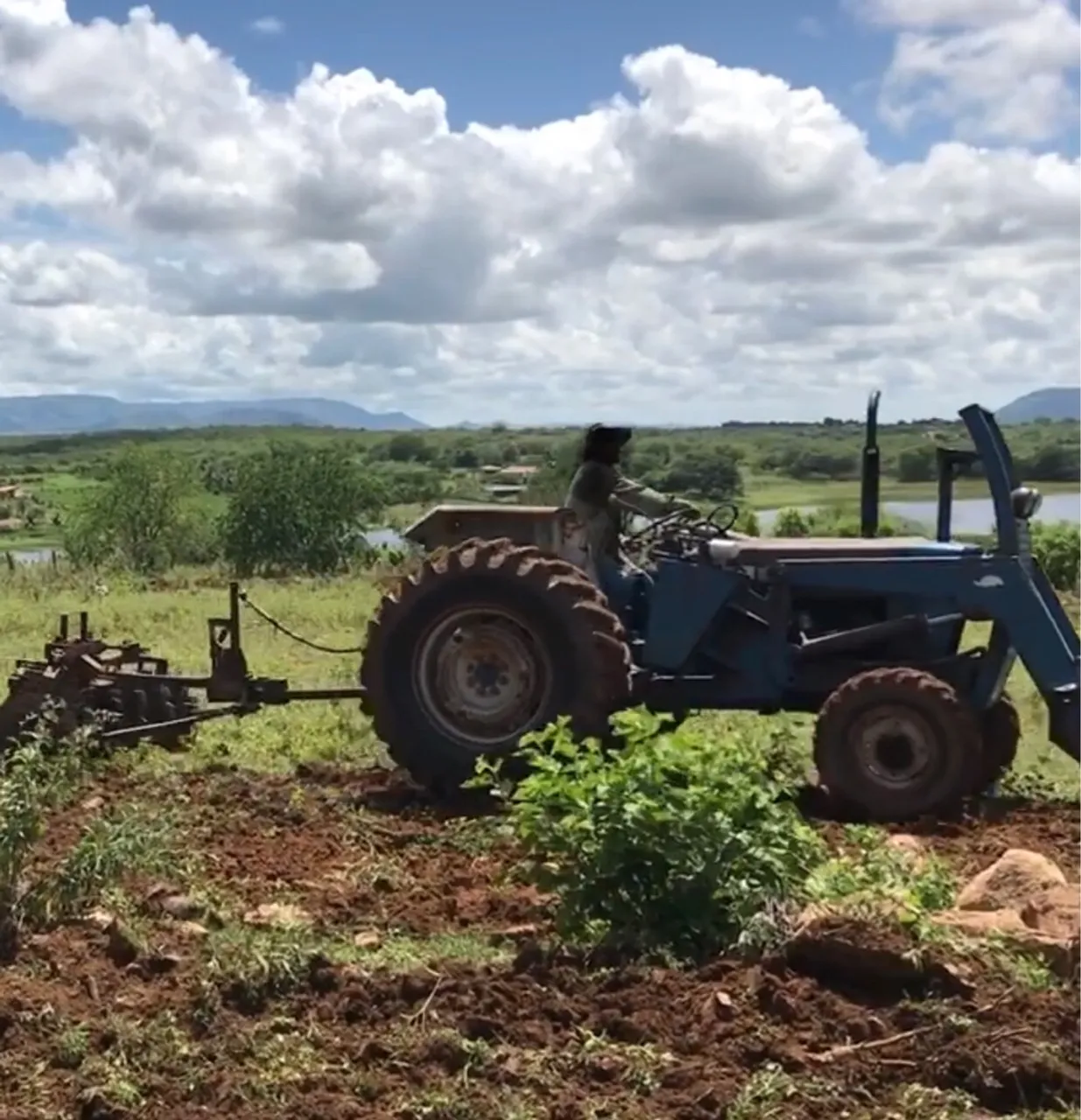 Serviço de Aração e Gradagem - Serra Talhada PE