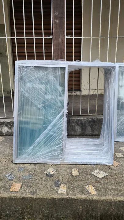 Janela de alumínio brilho 1 X 1 com vidros lacrado  - Foto 4