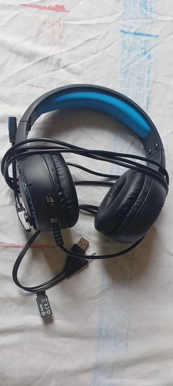 Headphone HP com microfone pouco uso.