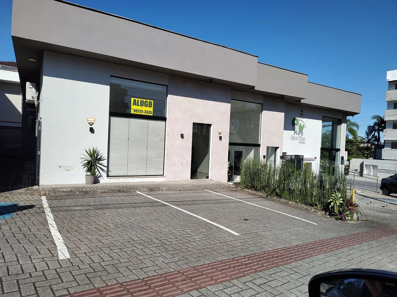 Ponto comercial/Loja/Box para aluguel com 100 metros quadrados
