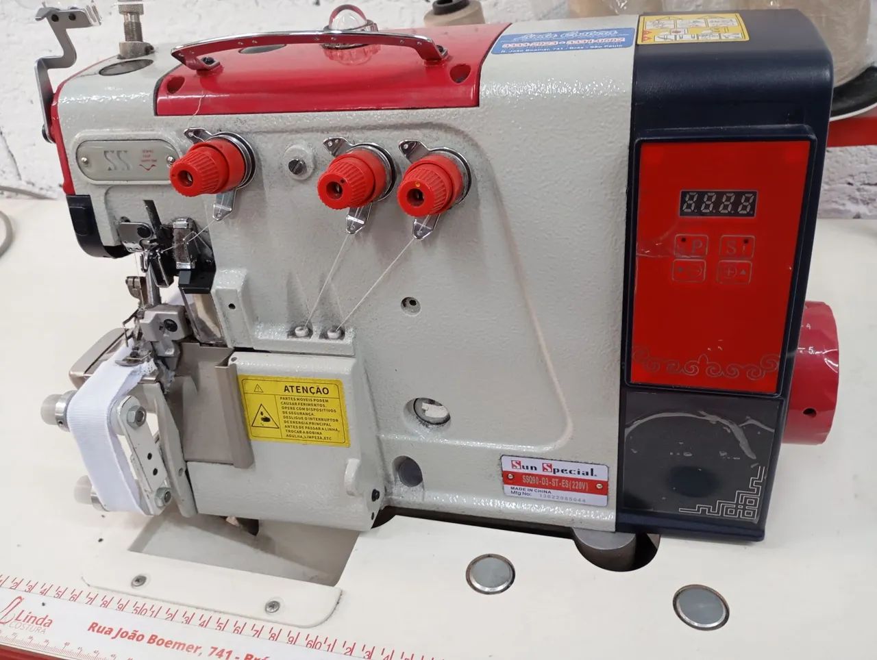 Overloque cilíndrica para gola careca