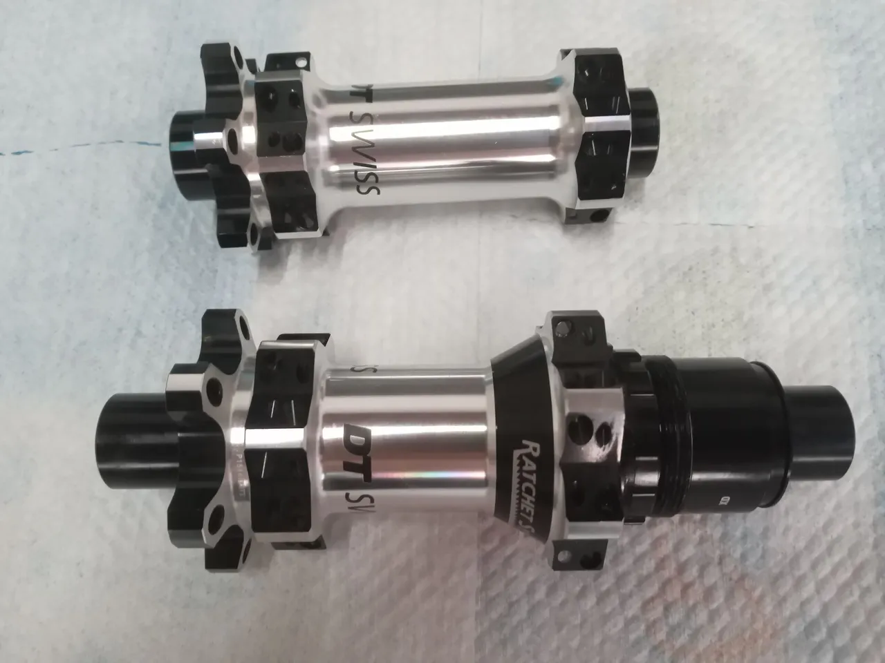 Par cubos Dt Swiss 15x110mm e 12x142mm sem Freehub