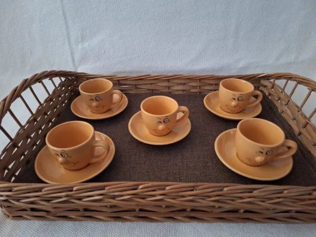 Jogo com 5 Xícaras de Café Divertidas com Rosto