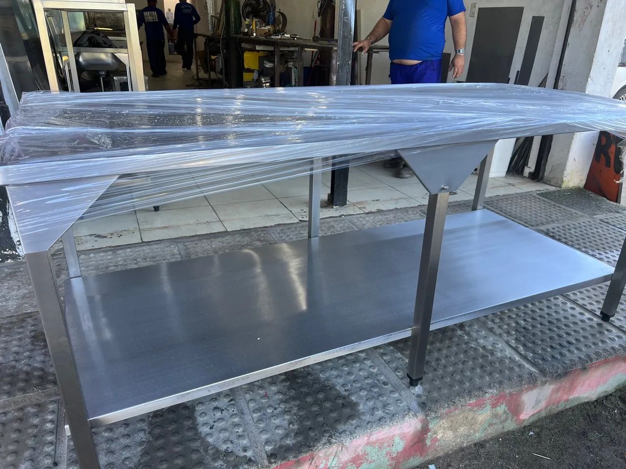 Mesas e Armários em Aço Inox - Foto 2