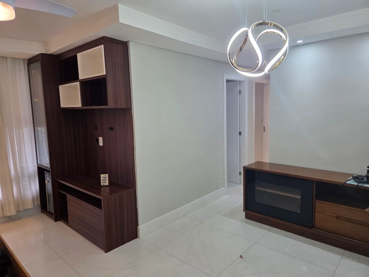 Apartamento 3/4 para Alugar no Costa Azul - Conforto, Localização e Qualidade de Vida!