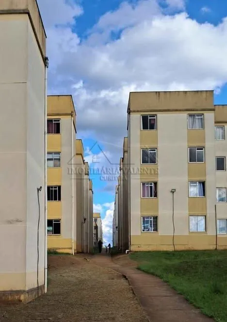 Aconchegante Apartamento térreo de 2 Quartos com 2 Vagas de garagem, localizado no Parque
