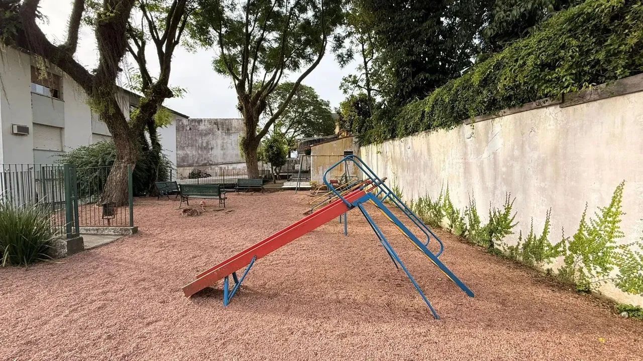 Apartamento reformando, 1 quarto, vaga coberta escriturada - Bairro Camaquã - Foto 11