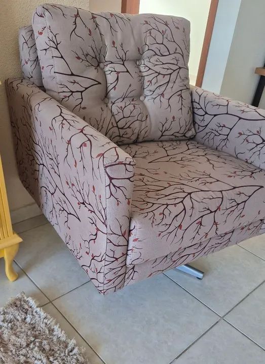 Poltrona Giratória Estampa Floral