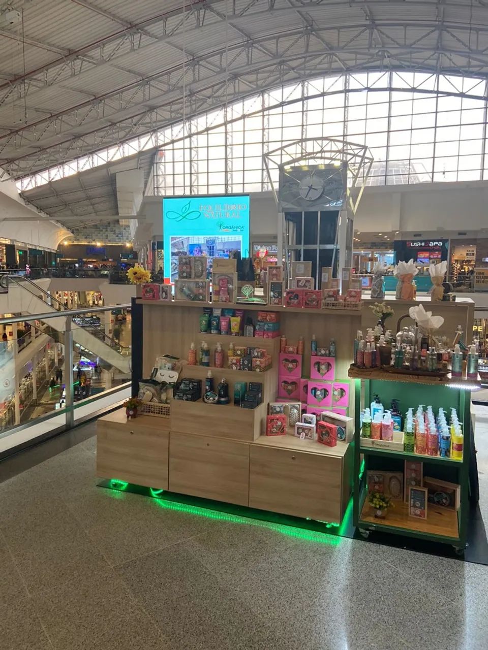 Quiosque Expositor/Vitrine para Comércio  - Foto 2