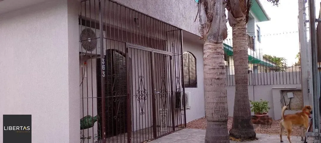 Casa térrea, 3 dormitórios, 1 suíte, living para 2 ambientes, cozinha, pátio, 2