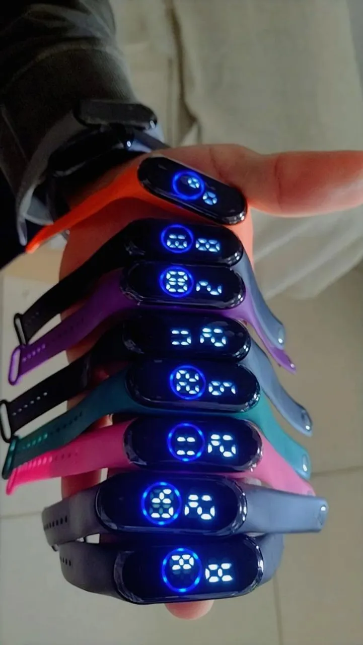 Smartwatch LED Colorido - Diversas Cores
