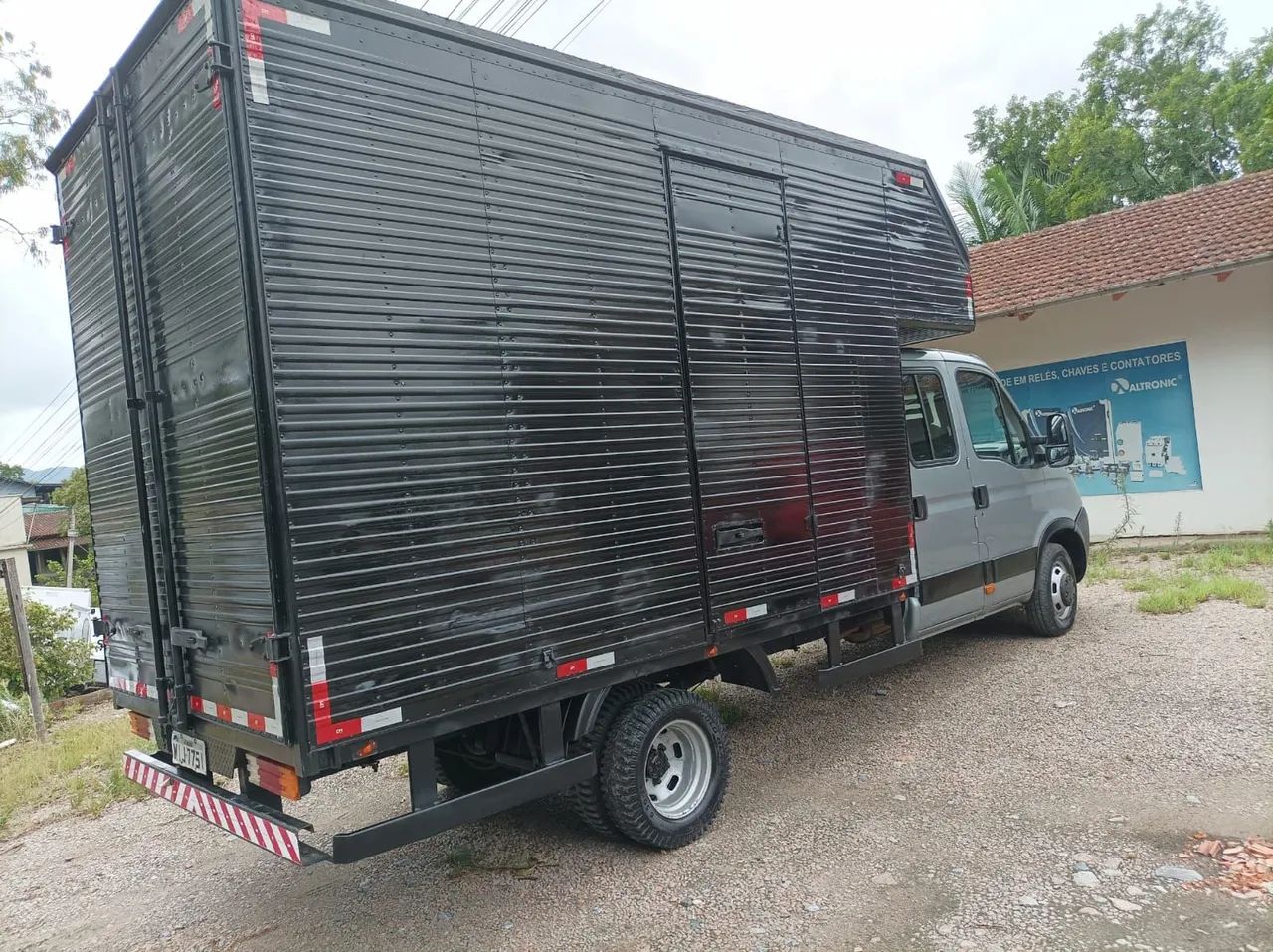 Caminhão Iveco Daily Cabine Dupla 55c16 Baú - Foto 4