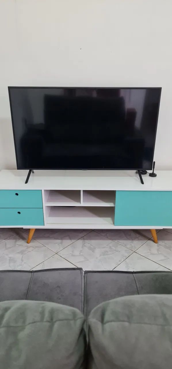 Rack para TV com design vintage branco e turquesa - Foto 2