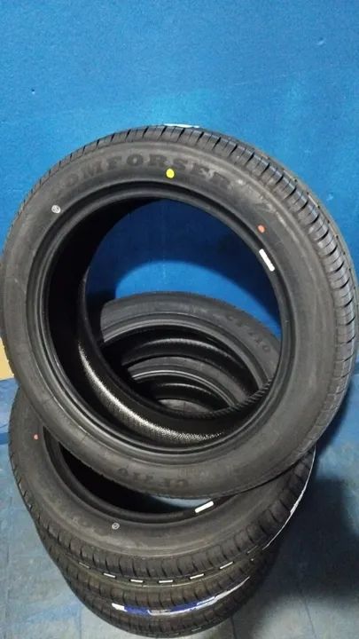 (4undisp)  Kit 2 Pneus aro 17 medida 205/55r17  marca Comforser (original) - Foto 3