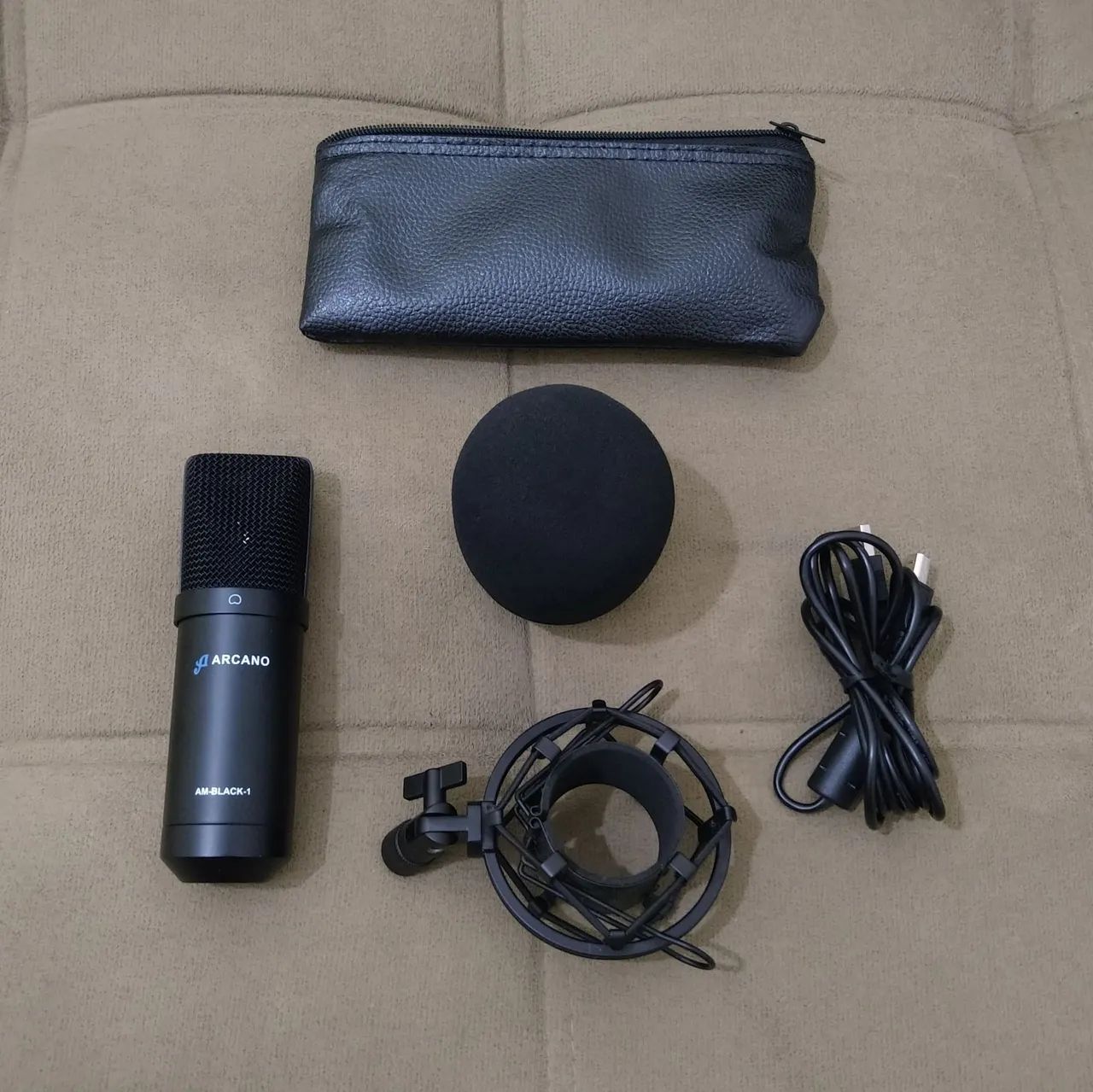 Microfone Condensador USB Arcano Black AM-BLACK-1 Com Suporte Braço Articulado - Foto 2