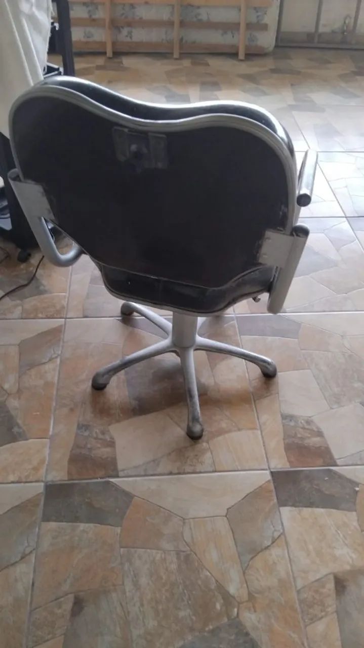 Cadeira de cabeleireiro com encosto de cabeça  - Foto 3