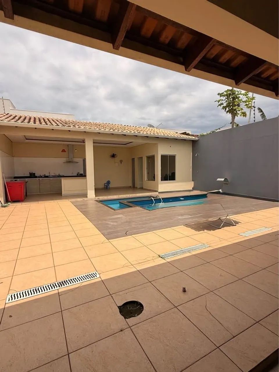 # VENDE-SE IMÓVEL  - Foto 2