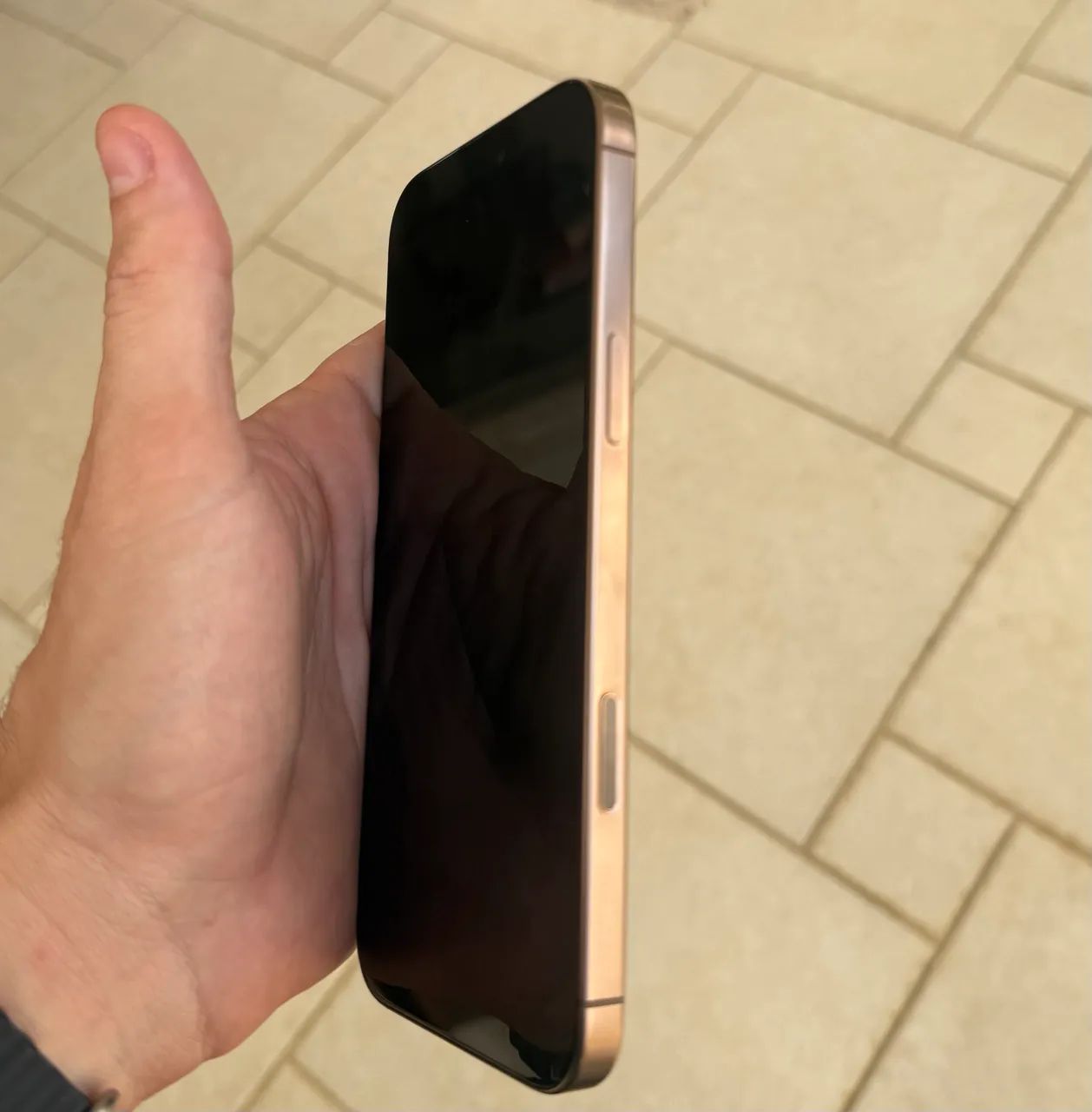 iPhone 16 Pro Max 256 - Titanium Desert - Foto 4