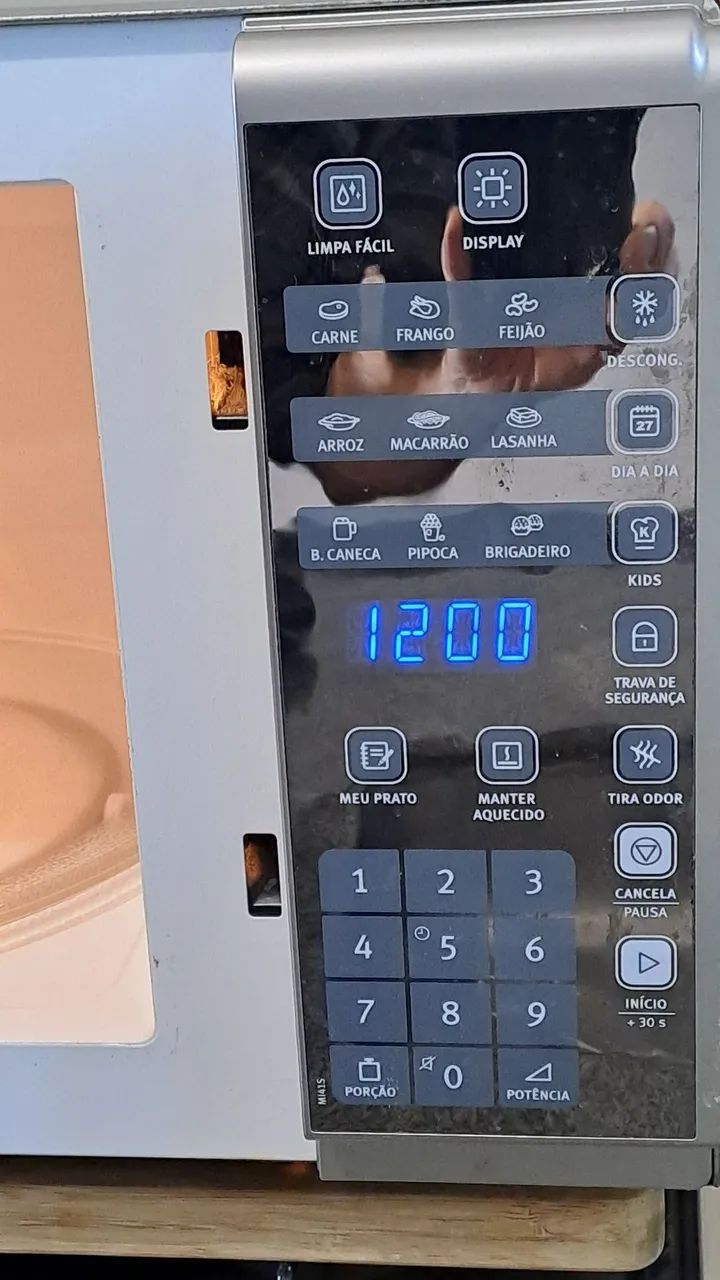 MICRO-ONDAS ELECTROLUX 31L ESPELHADO 220V - Foto 4