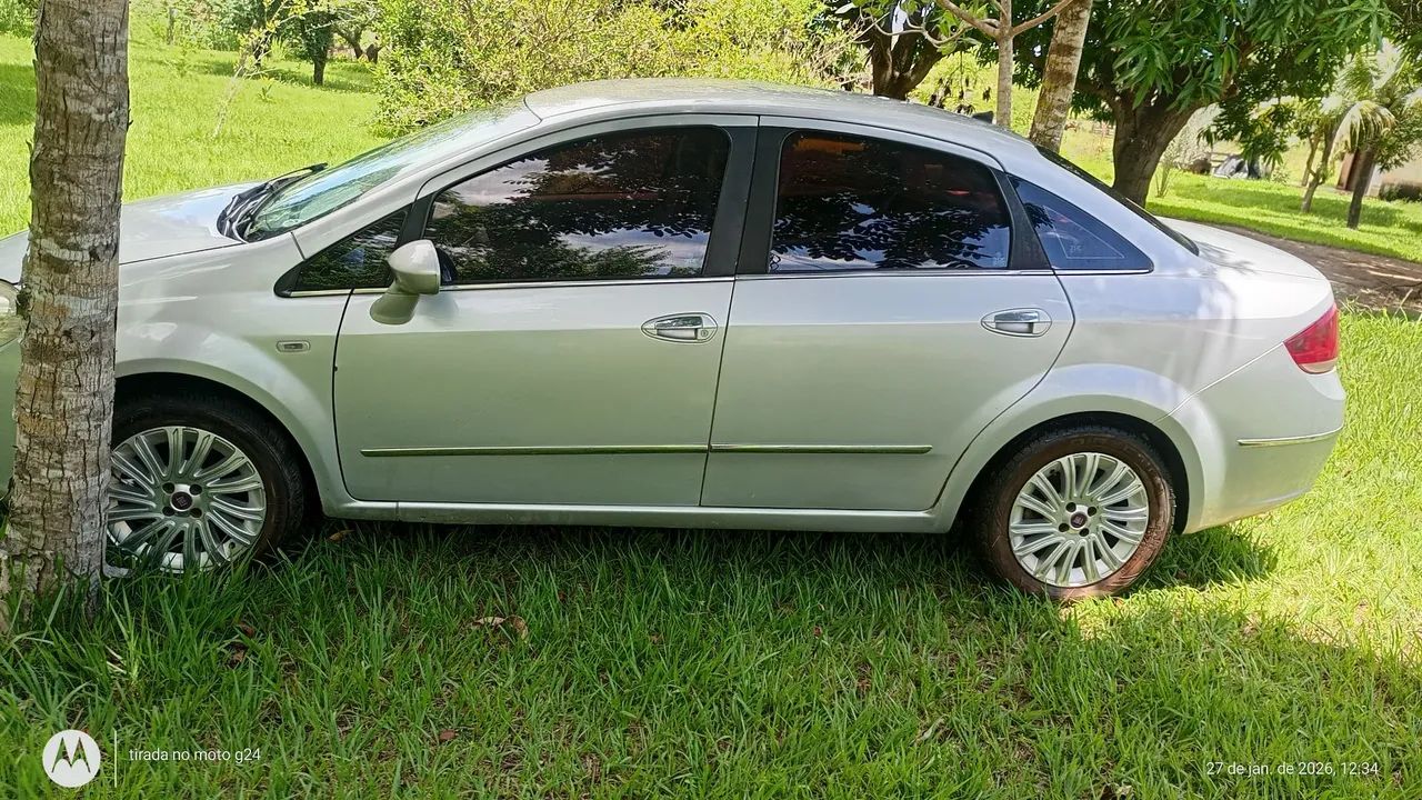 Fiat Linea Absolute 1.9/1.8 Flex Dualogic 4P 2012 - Foto 2