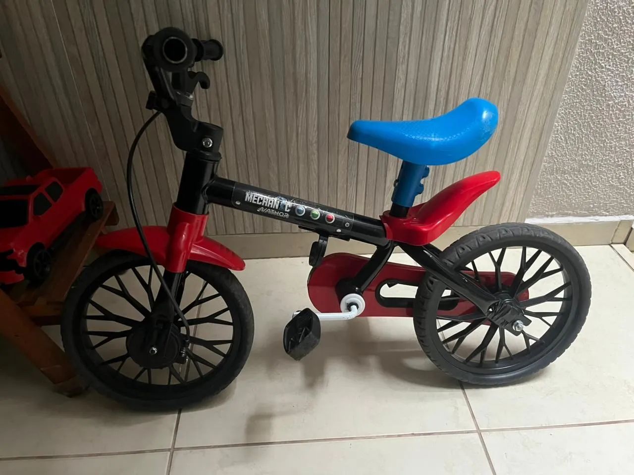 Bicicleta infantil aro 12 em bom estado!!!
