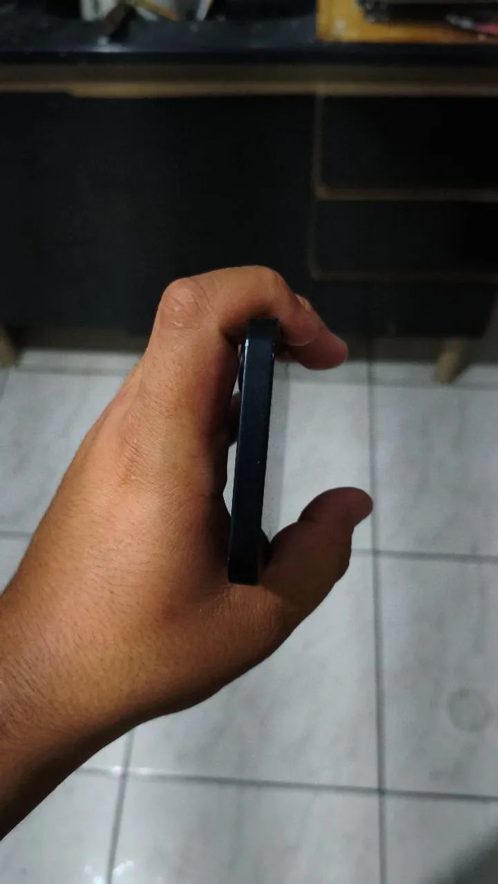 iPhone 16e em excelente estado  - Foto 3