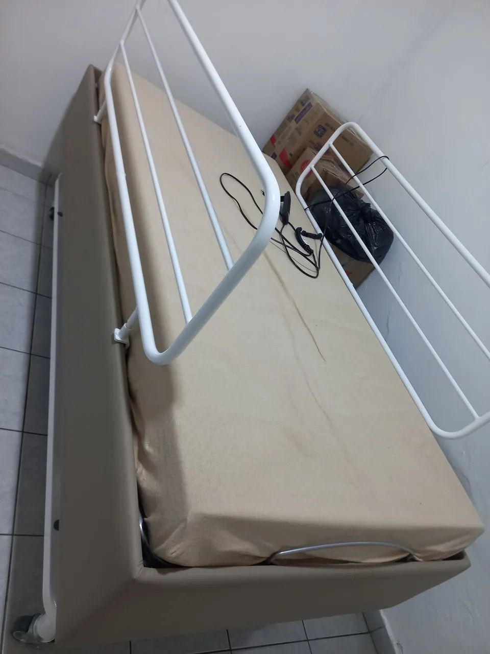 Cama hospitalar elétrica  - Foto 2