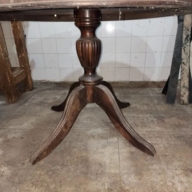 Mesa Redonda Extensivel Maciça Antiga Usada Com Avaria - Foto 4