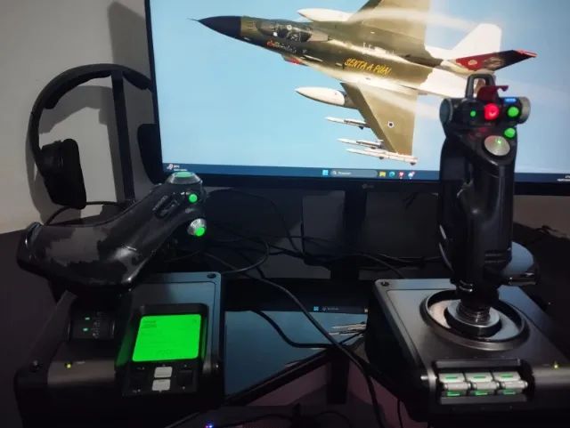 X52 HOTAS Logitech Pro - Joystick e Throttle - Funcionando Perfeitamente - Foto 4
