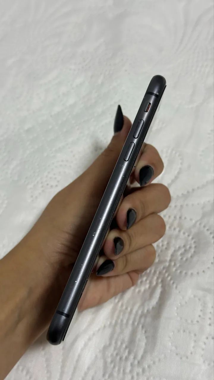 ? iPhone 11 64GB - Ótimo estado e funcionando perfeitamente - Foto 2