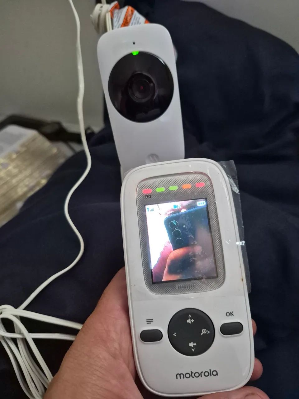  Babá Eletrônica Motorola MBP481 com Visor Colorido e Visão Noturna (praticamente nova)