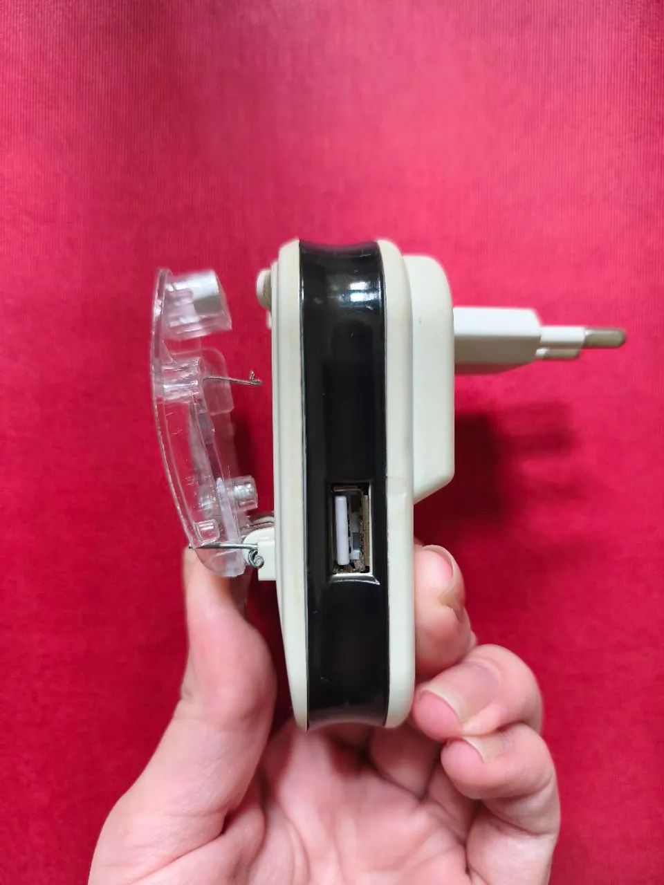 Carregador Universal de Baterias com Visor LCD e Saída USB (Modelo AA0045) - Foto 3