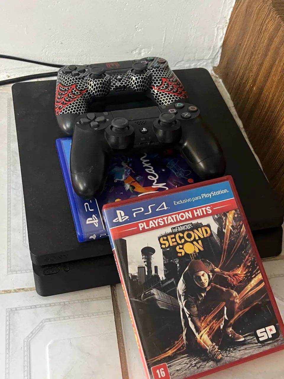 PS4 dois controles 1tera