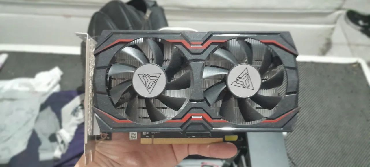 Placa de vídeo RX 580 2048SP 8GB poucos meses de uso - Foto 2