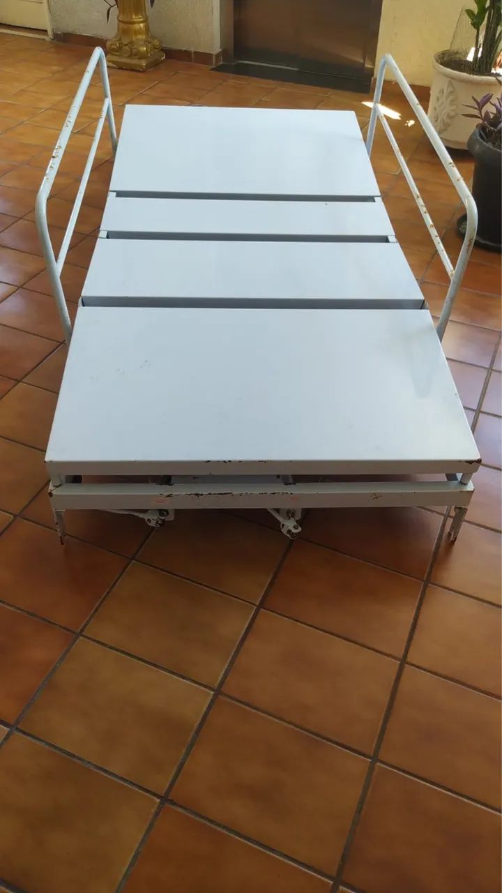 Cama hospitalar desmontável  - Foto 2