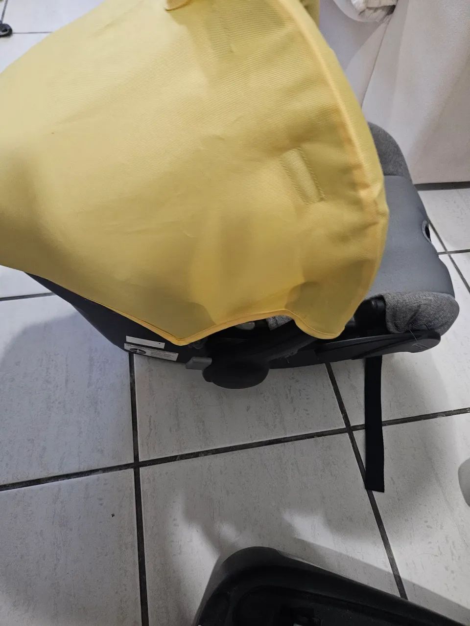 Kit Carrinho + Bebê Conforto com a base  System Safety 1st, Mobi Amarelo - Foto 5