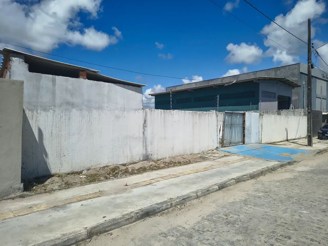 ALUGA-SE TERRENO MURADO MO AEROCLUBE
