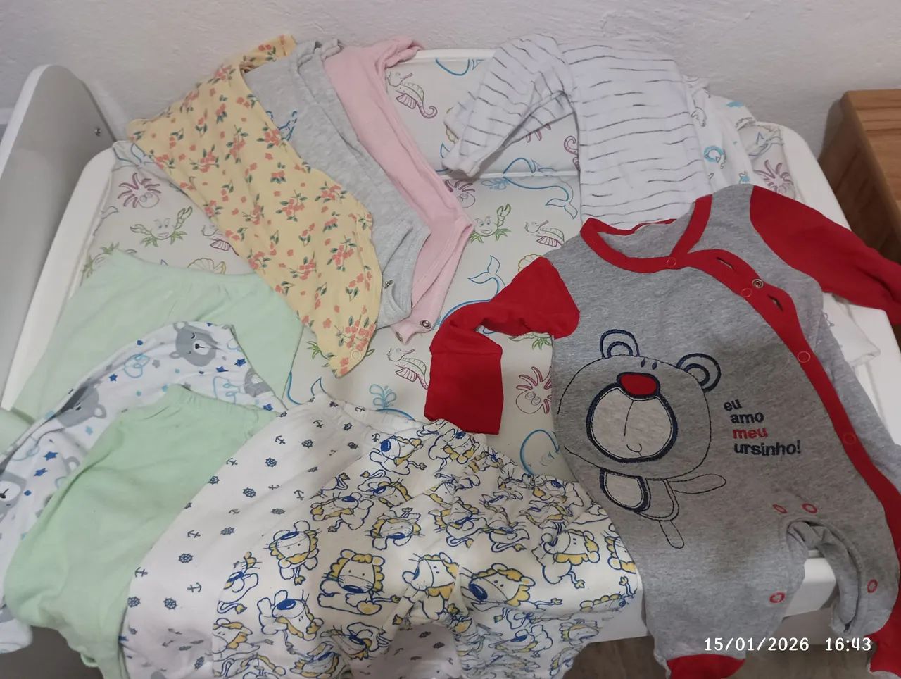 Roupas bebê menino e menina doação