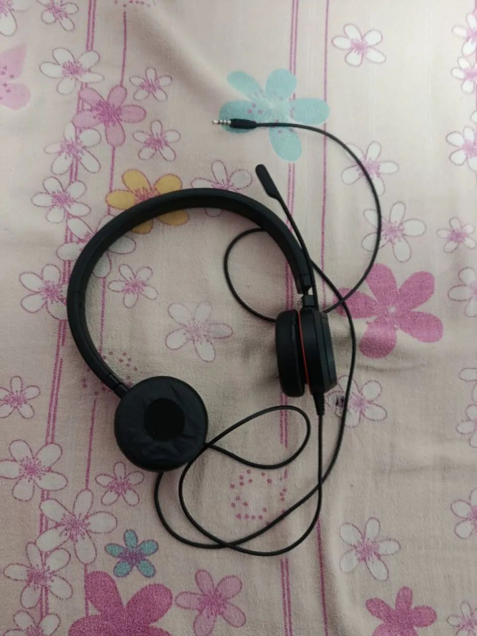 Fone de ouvido com fio funcionando perfeitamente  - Foto 2
