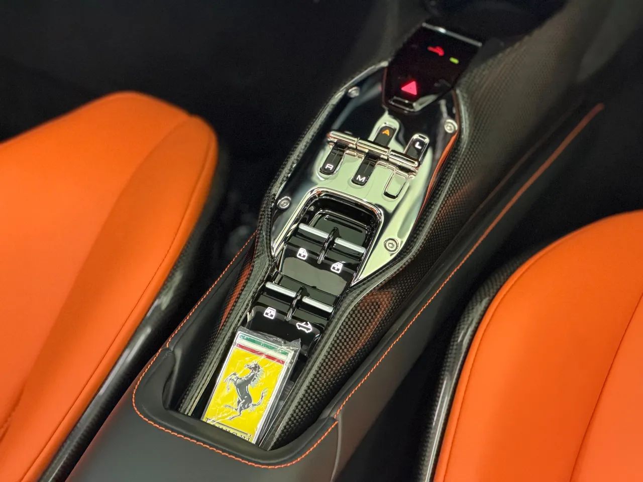 Ferrari SF 90 SPIDER 4.0 V8 Bi-Turbo (Híbrido), foto 17 de 20
