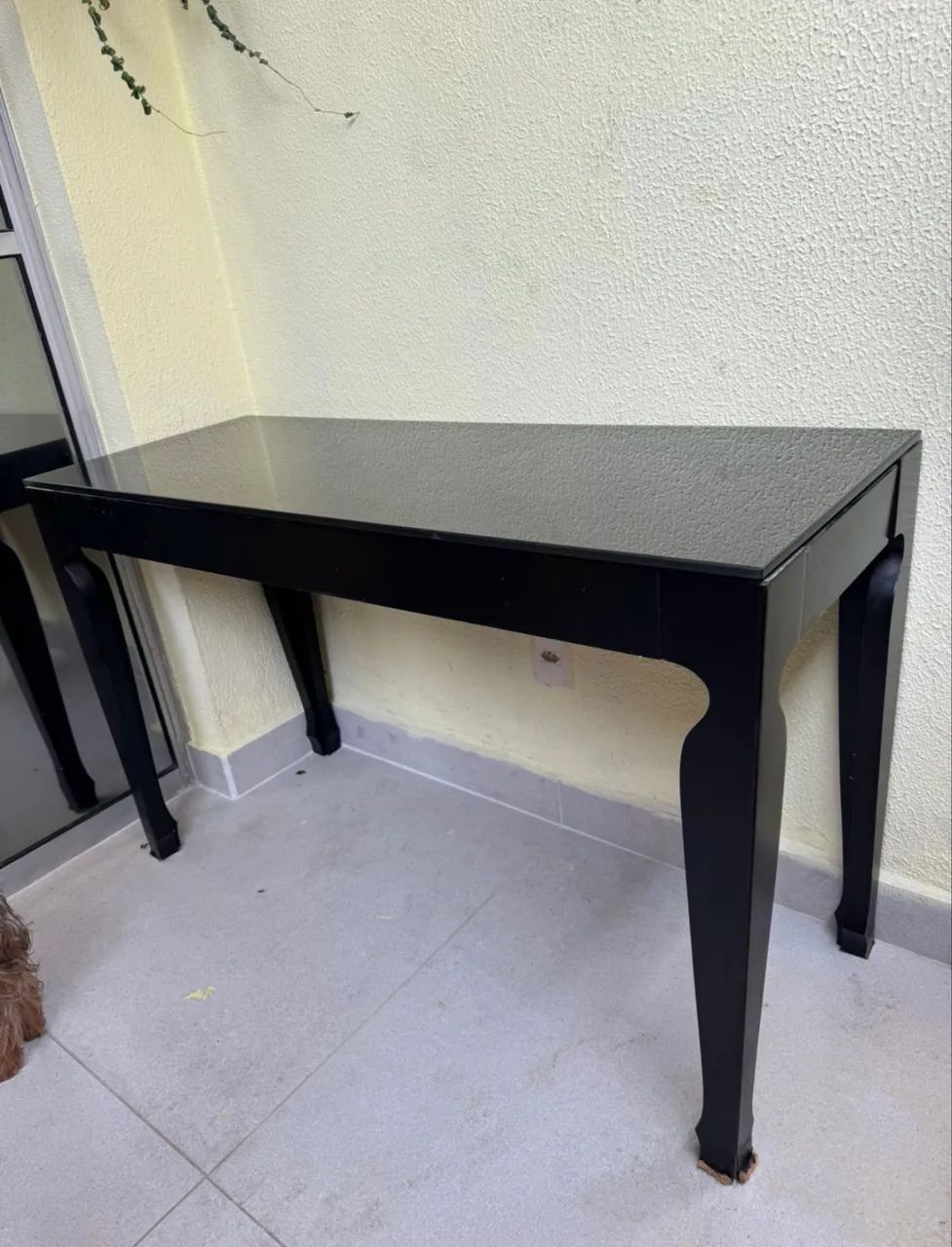 Mesa preta com tampo de vidro elegante retrô - Foto 3
