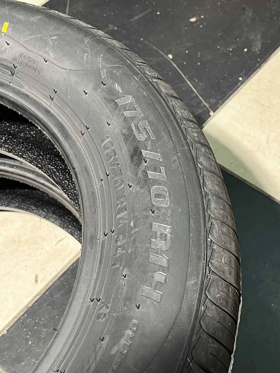 Vende-se pneu pirelli 175\70 14  - Foto 2