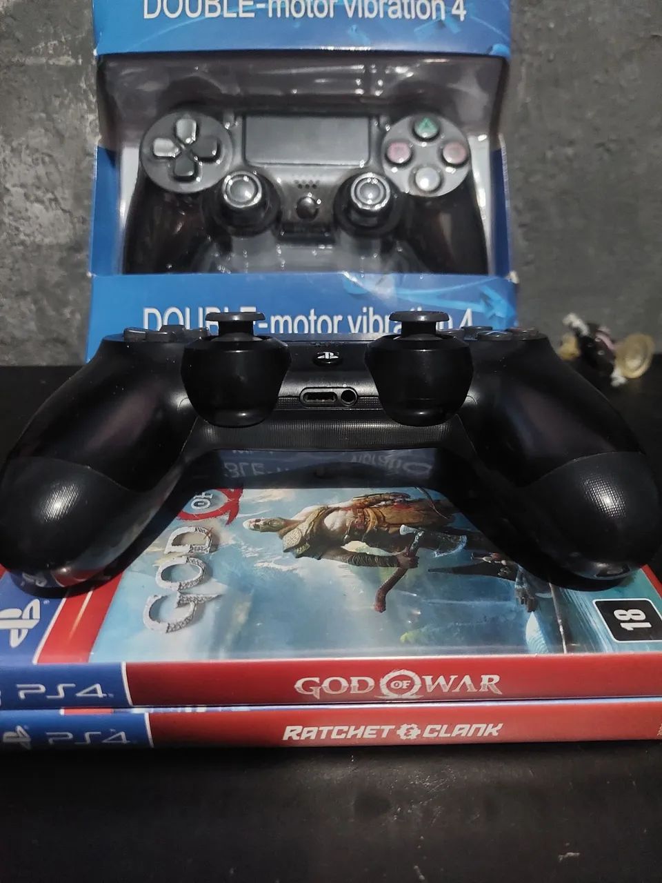 Vendo controles e jogos de ps4 