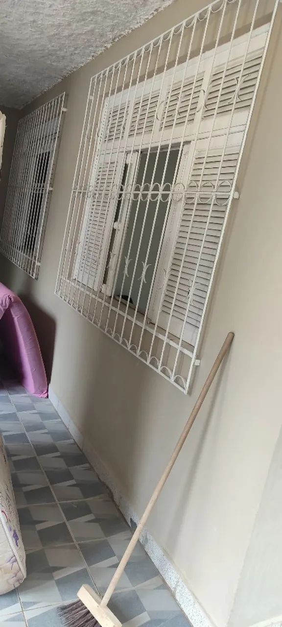 Alugo casa com dois quartos  - Foto 2