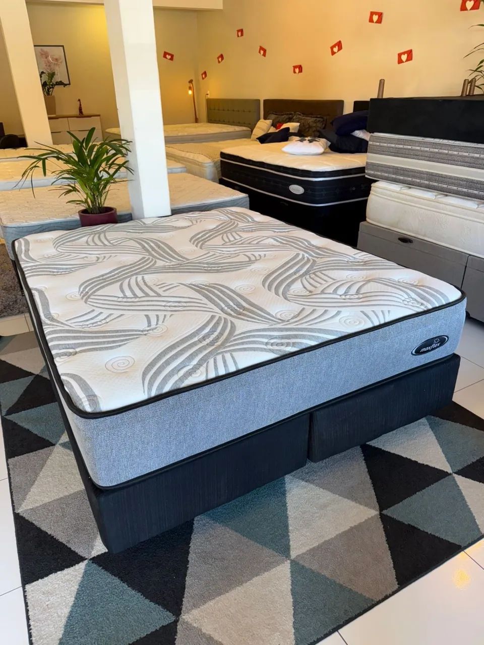 Cama Queen MAXFLEX SEMINOVO COM COLCHÃO - Entrego! 