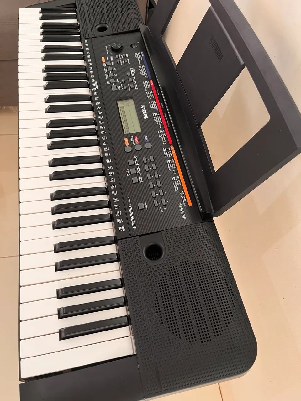 Teclado Yamaha PSR E263  - Foto 2