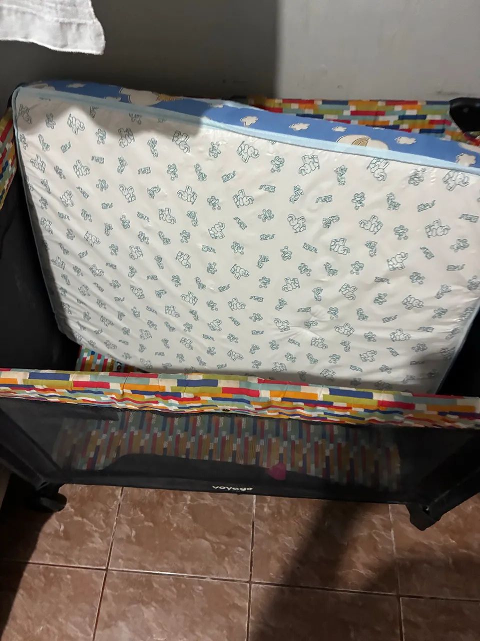 Berço portátil com colchão  - Foto 3