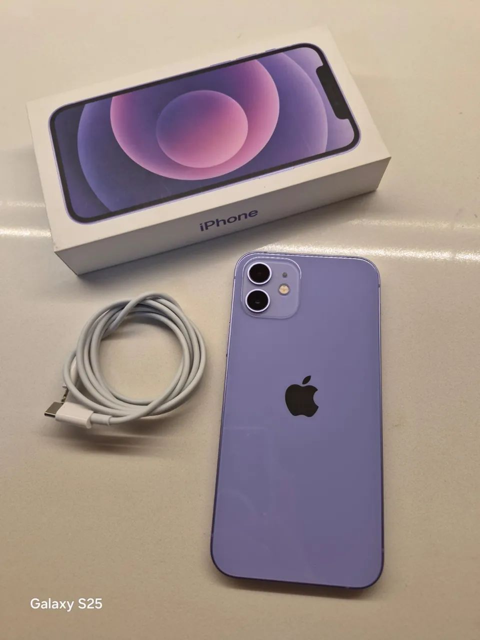 Apple iPhone 12 | 64gb | Roxo | Completo e Sem detalhe