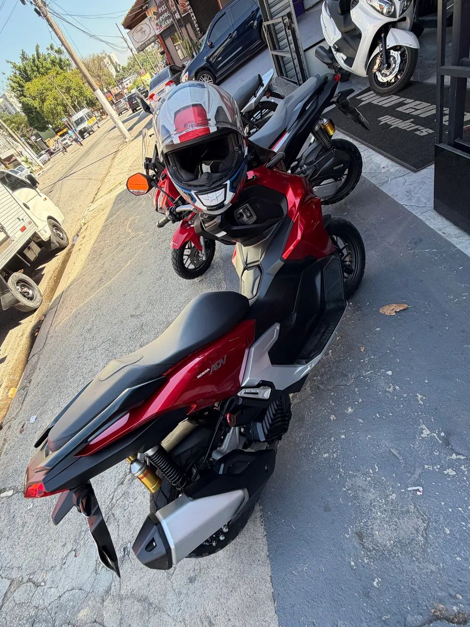 ADV 160 